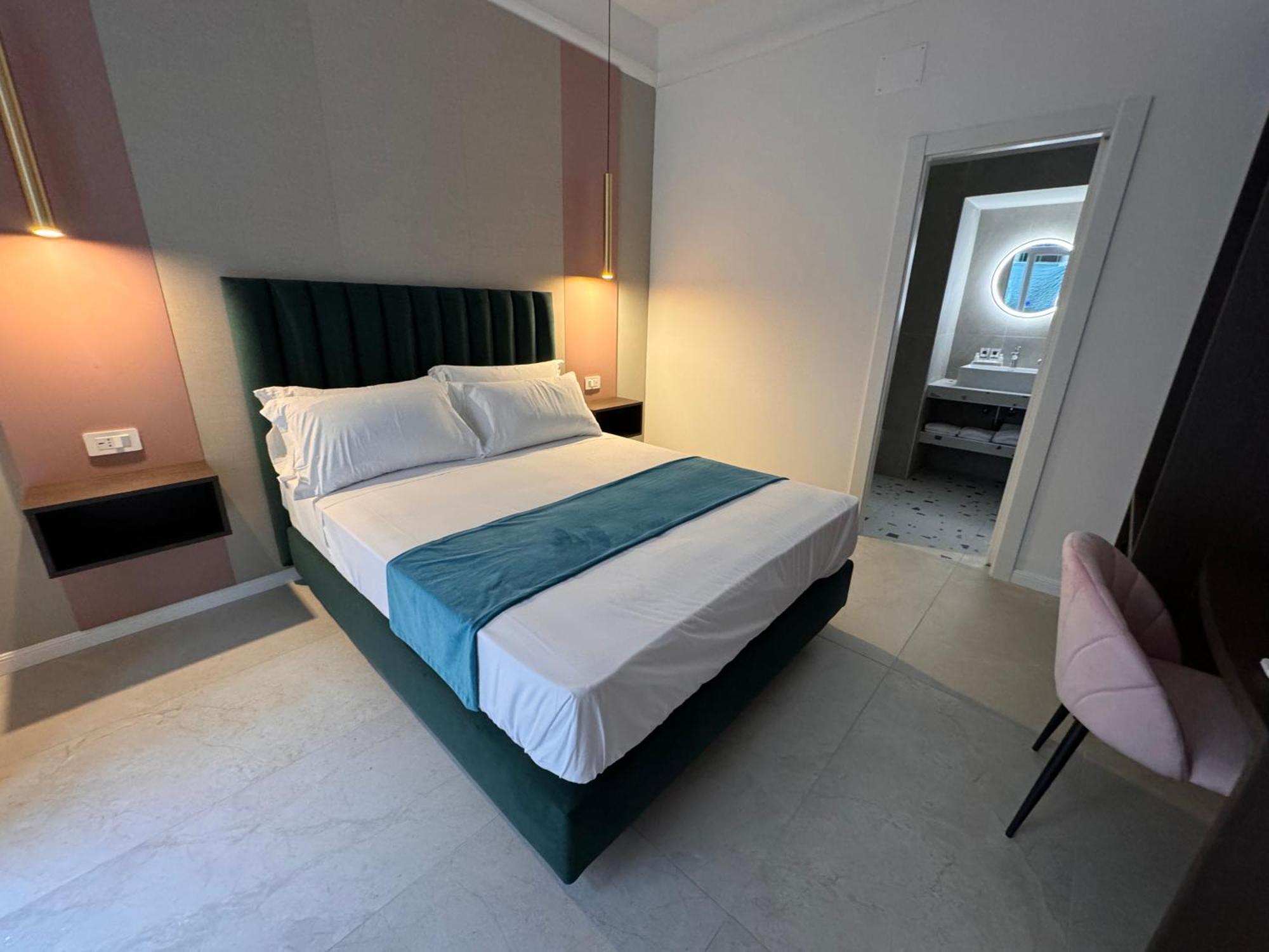 Hotiday Room Collection - Napoli Museo Suite Exterior photo