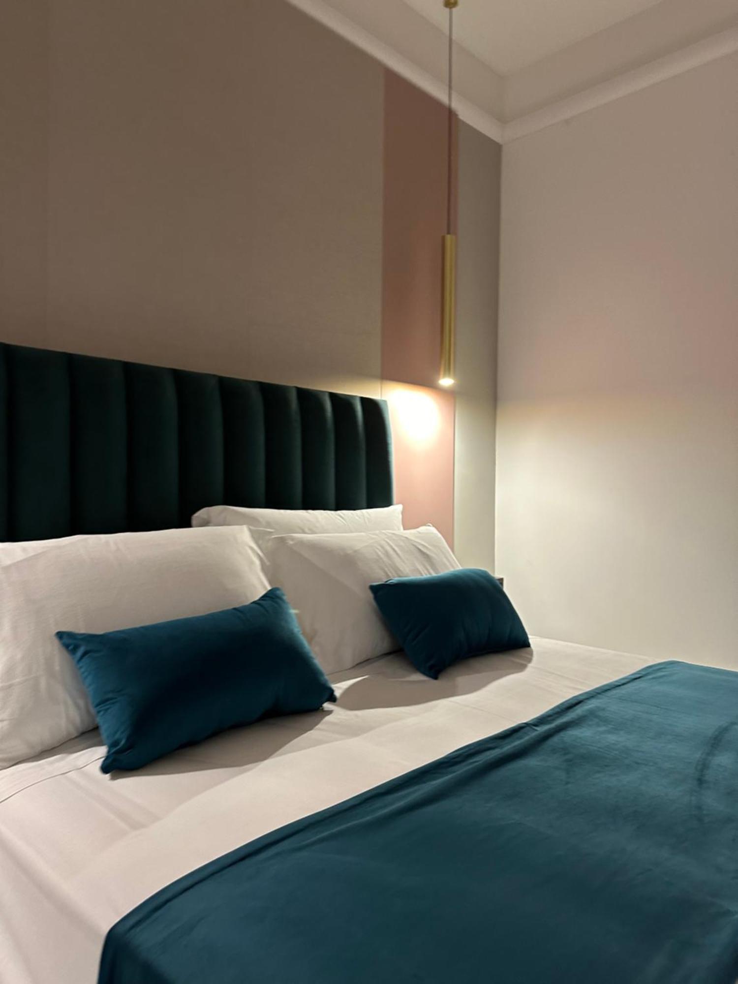 Hotiday Room Collection - Napoli Museo Suite Exterior photo