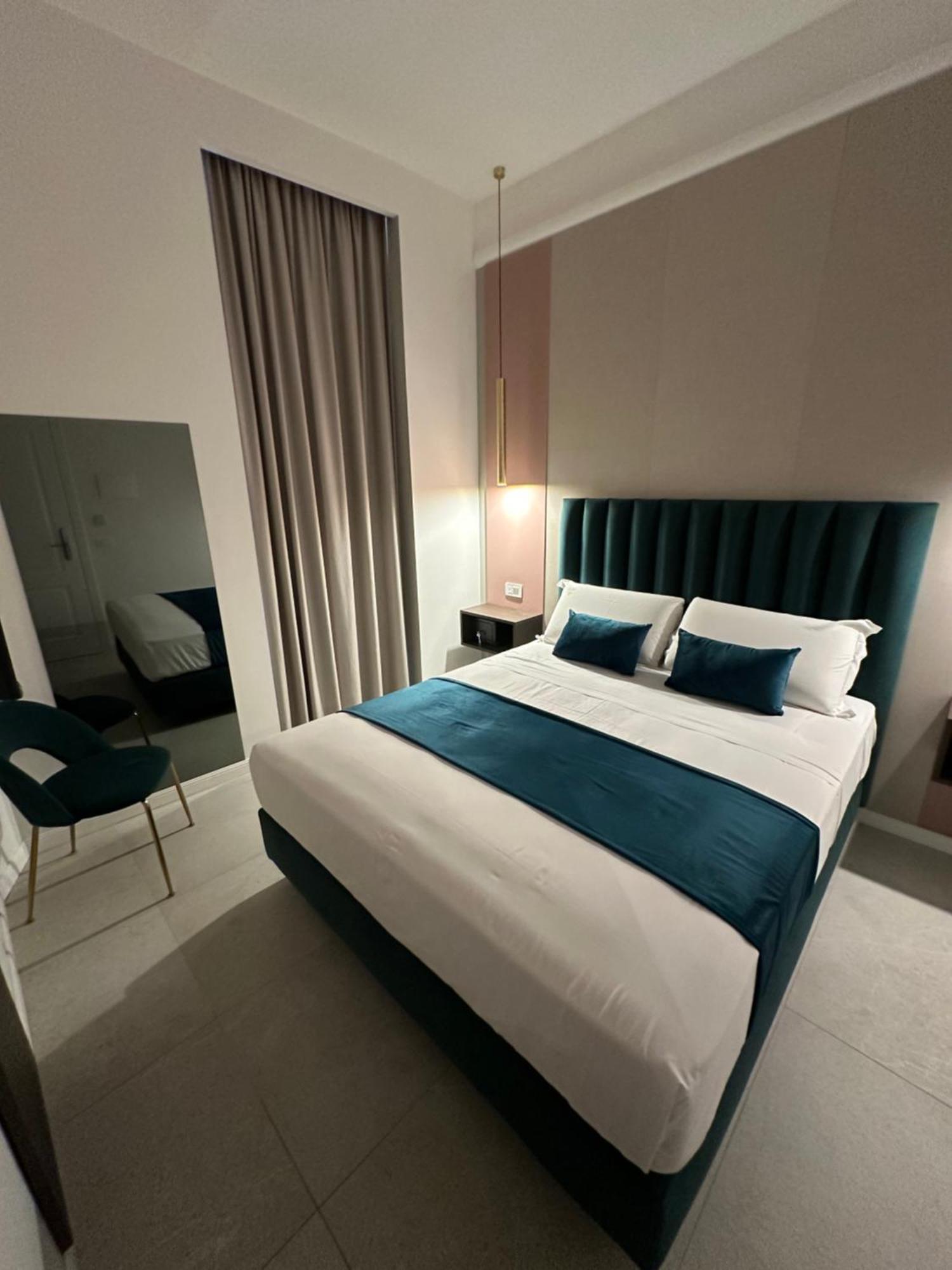 Hotiday Room Collection - Napoli Museo Suite Exterior photo