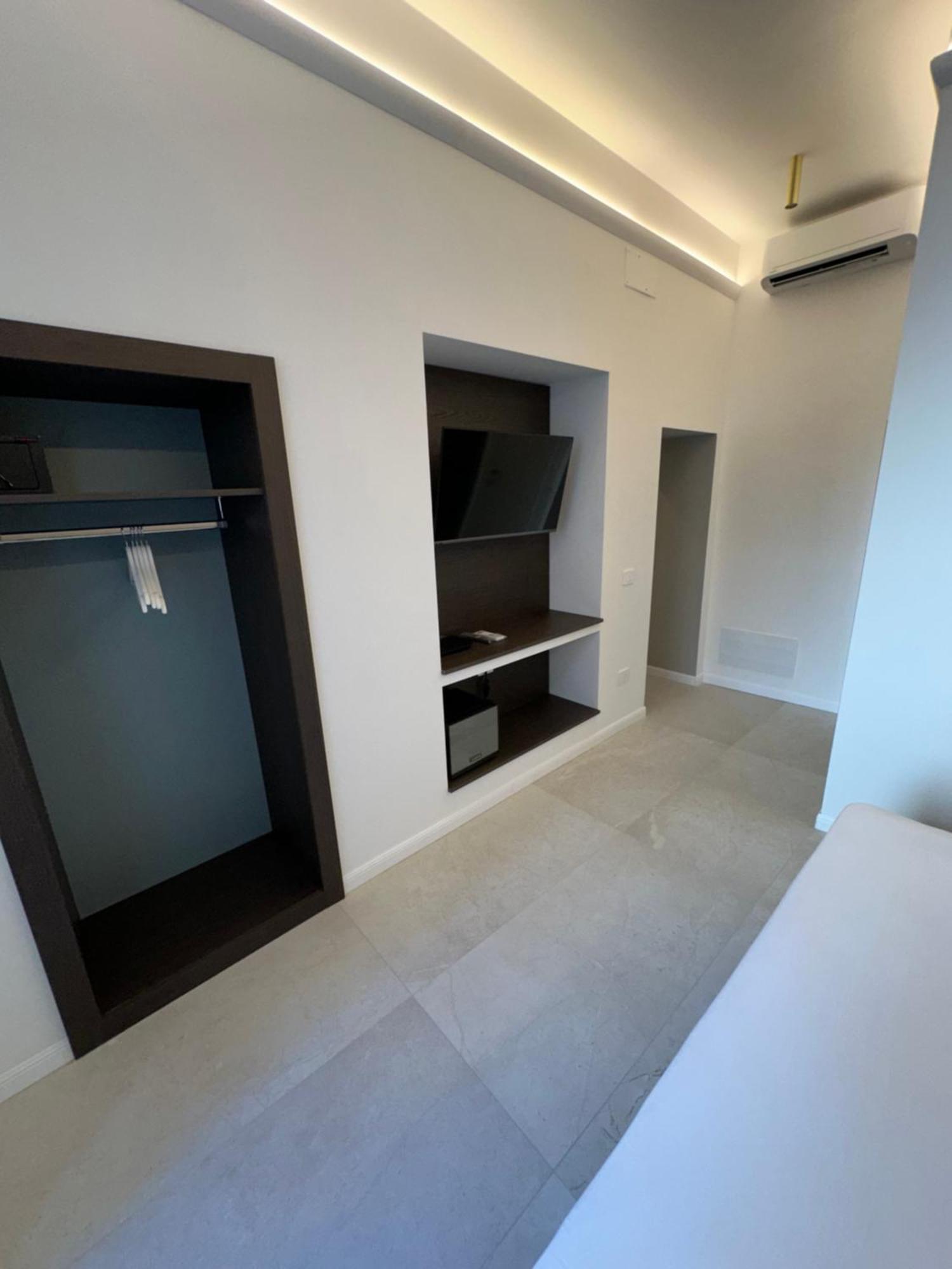 Hotiday Room Collection - Napoli Museo Suite Exterior photo